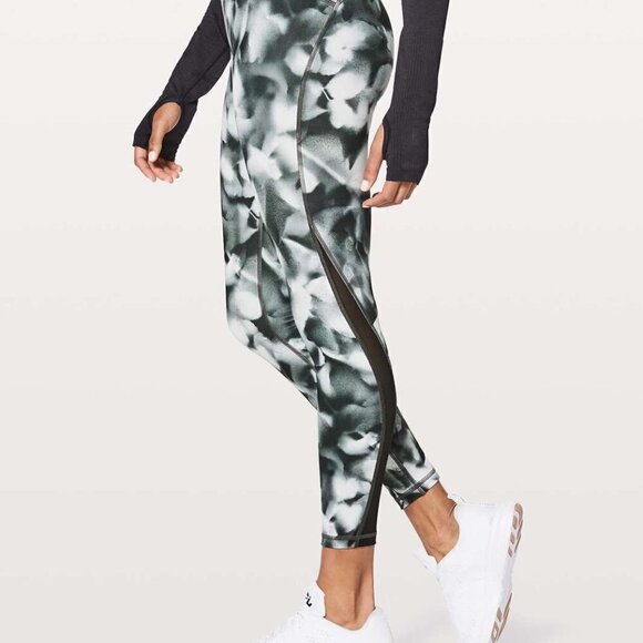 * NWT Lululemon Train Times 7/8 Pant in Blush Blossom Alpine White Black Size 4 - Picture 1 of 8